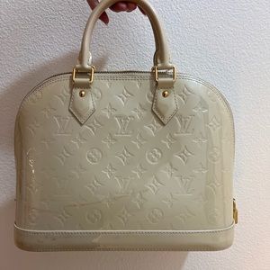 Louis vuitton alma pm vernis beige